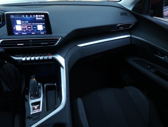 Peugeot 3008  1.5 BlueHDi 