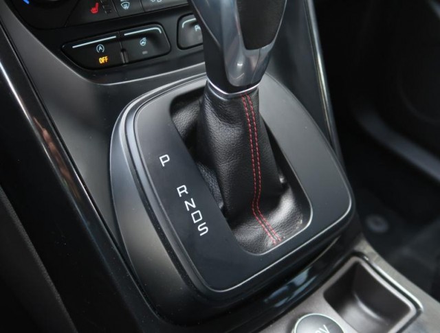 Ford Kuga  2.0 TDCi ST-Line