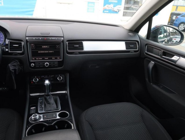 Volkswagen Touareg  3.0 TDI 