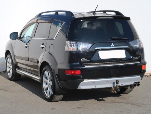 Mitsubishi Outlander  2.2 DI-D 