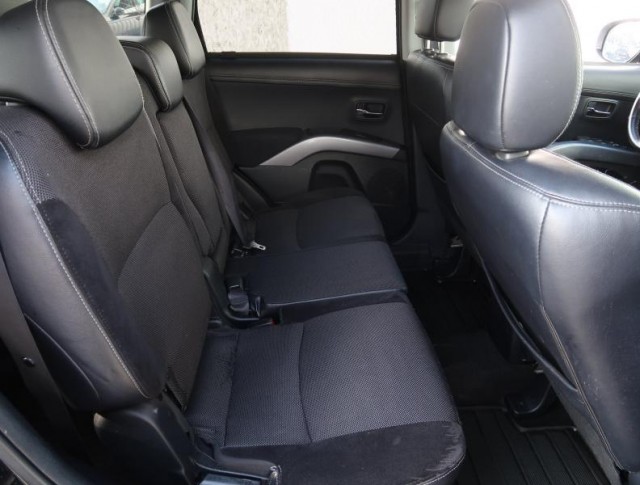 Mitsubishi Outlander  2.2 DI-D 