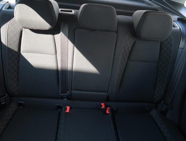 Škoda Karoq  1.0 TSI Ambition Plus