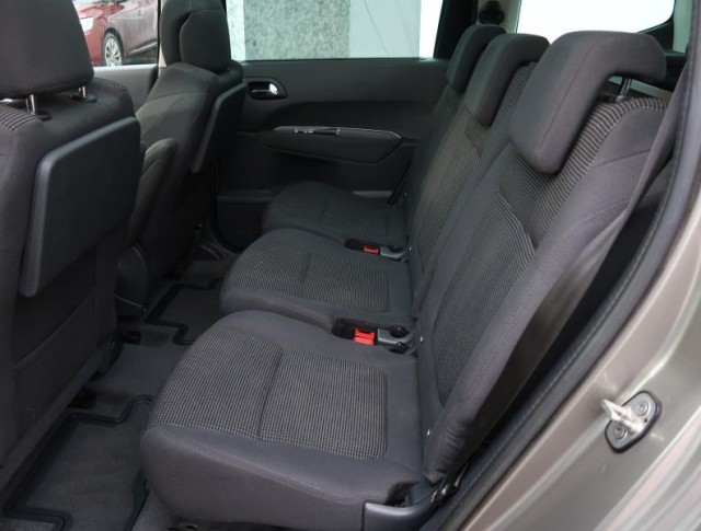 Peugeot 5008  2.0 HDI 