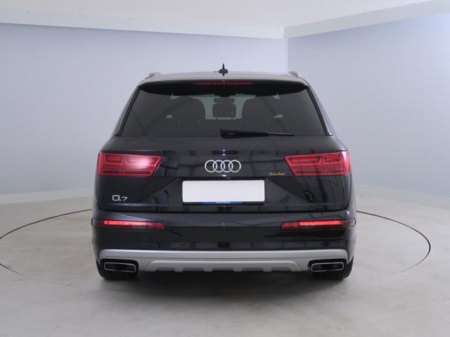 Audi Q7  3.0 TDI S-Line