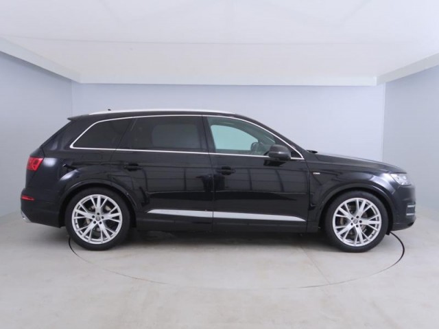 Audi Q7  3.0 TDI S-Line