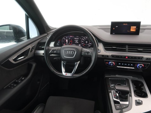 Audi Q7  3.0 TDI S-Line