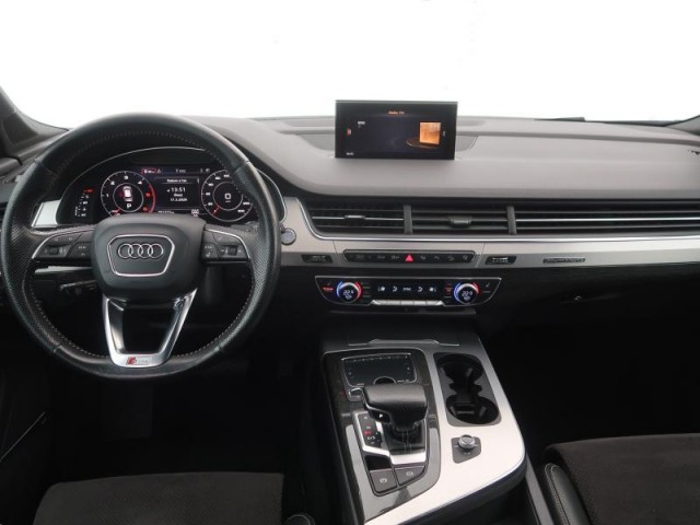 Audi Q7  3.0 TDI S-Line