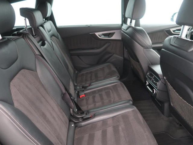 Audi Q7  3.0 TDI S-Line