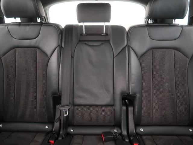 Audi Q7  3.0 TDI S-Line
