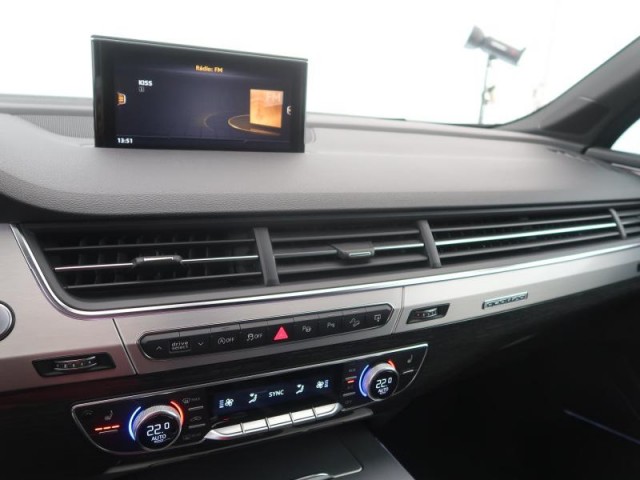 Audi Q7  3.0 TDI S-Line