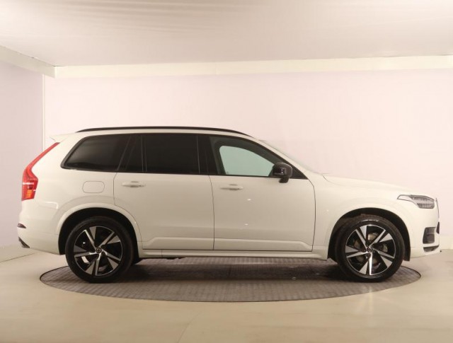 Volvo XC90  B5 AWD R-Design