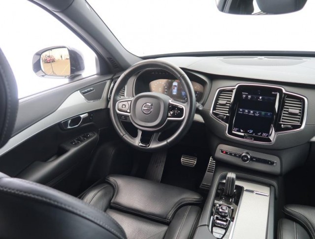 Volvo XC90  B5 AWD R-Design