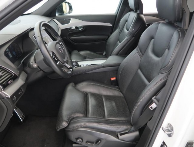 Volvo XC90  B5 AWD R-Design