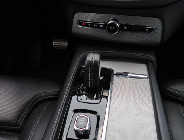 Volvo XC90  B5 AWD R-Design
