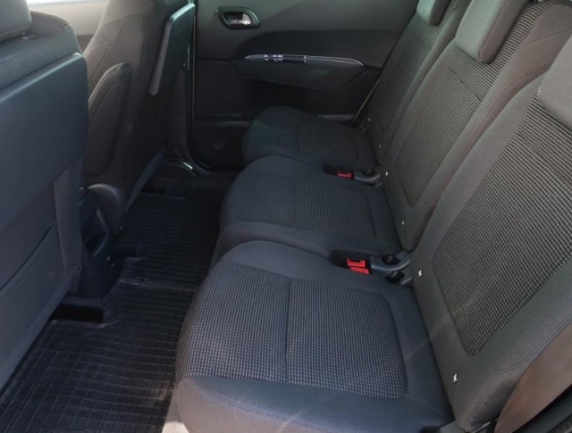 Peugeot 5008  PureTech 130 