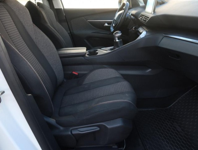 Peugeot 5008  PureTech 130 