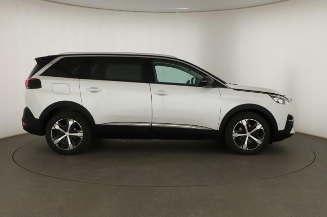 Peugeot 5008  1.6 THP 