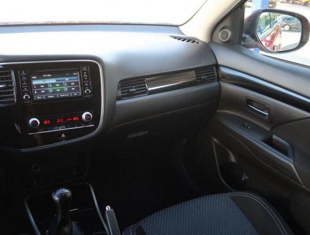Mitsubishi Outlander  2.0 