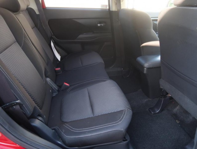 Mitsubishi Outlander  2.0 