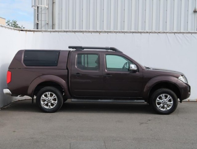 Nissan Navara  2.5 D 