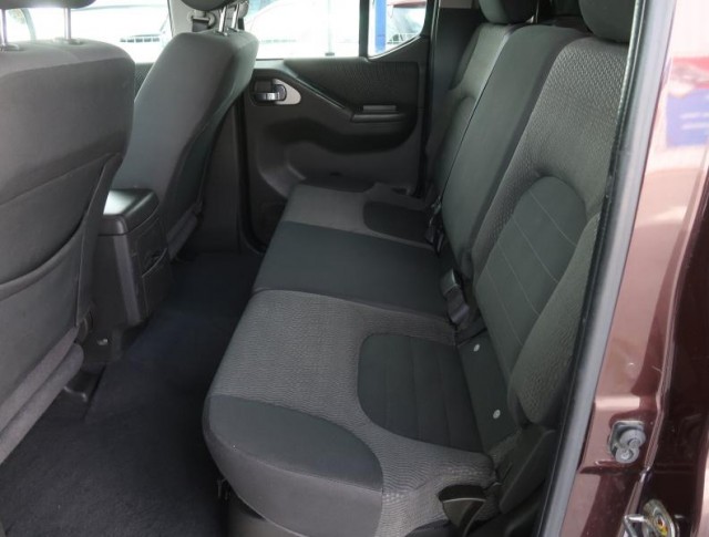 Nissan Navara  2.5 D 