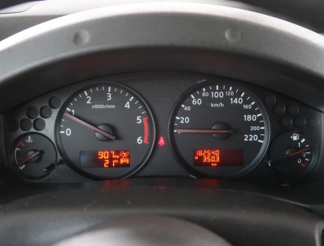 Nissan Navara  2.5 D 