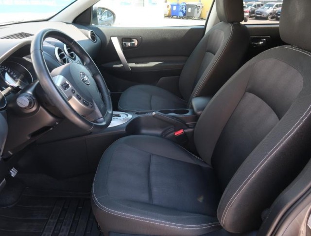 Nissan Qashqai  2.0 