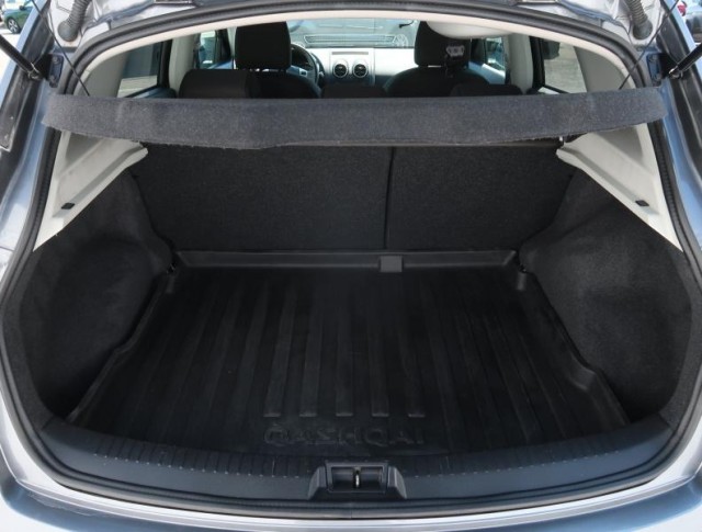 Nissan Qashqai  2.0 