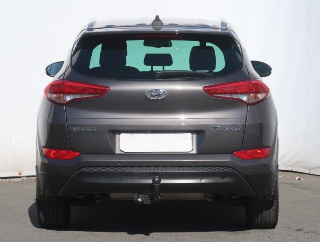 Hyundai Tucson  1.7 CRDi Trikolor