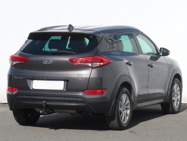 Hyundai Tucson  1.7 CRDi Trikolor
