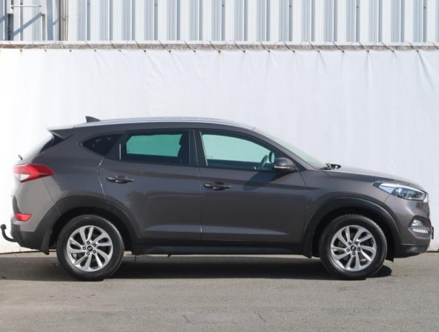 Hyundai Tucson  1.7 CRDi Trikolor