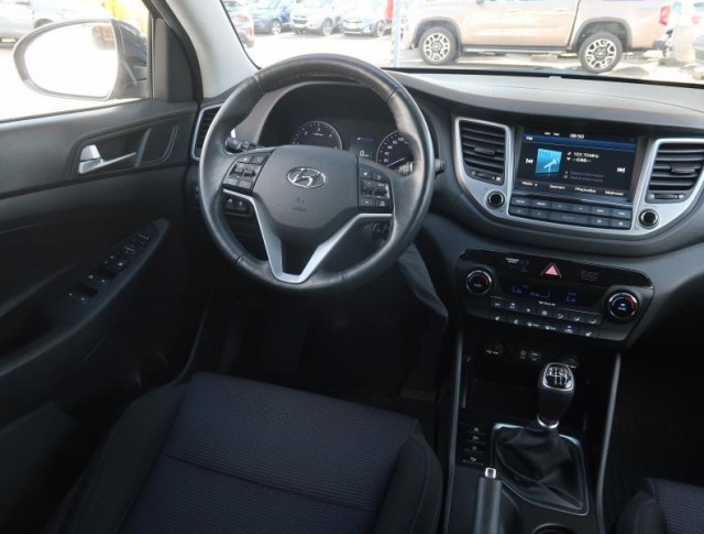 Hyundai Tucson  1.7 CRDi Trikolor