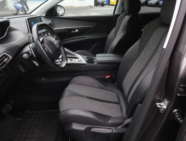 Peugeot 5008  PureTech 130 