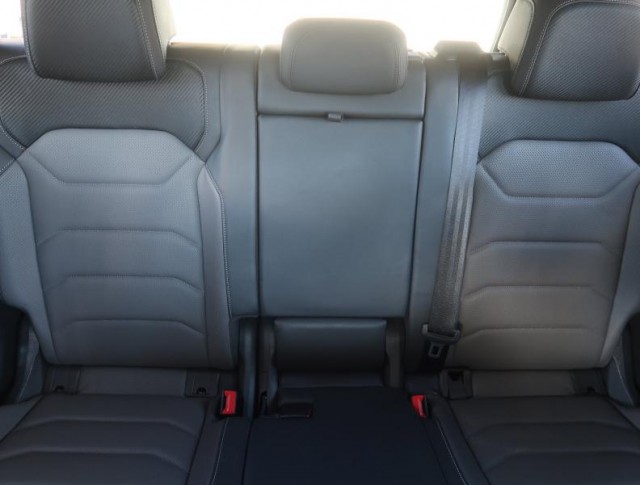 Volkswagen Touareg  3.0 TDI R-Line