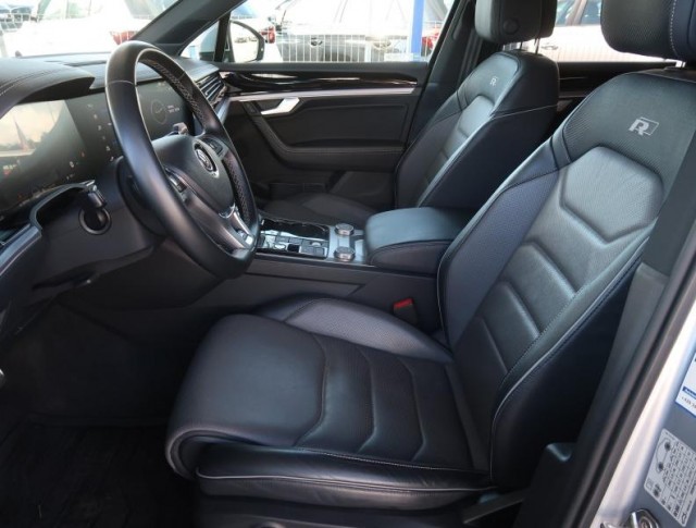 Volkswagen Touareg  3.0 TDI R-Line