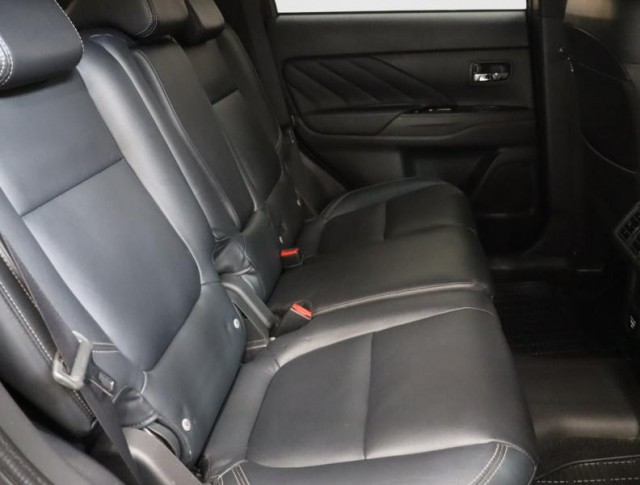 Mitsubishi Outlander  2.4 PHEV 