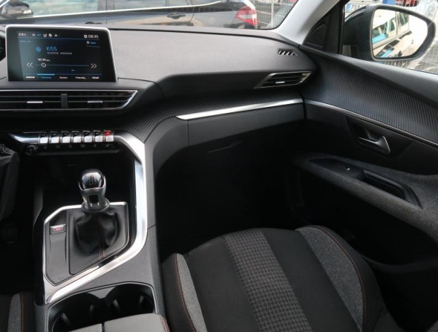 Peugeot 5008  PureTech 130 