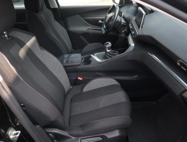 Peugeot 5008  PureTech 130 
