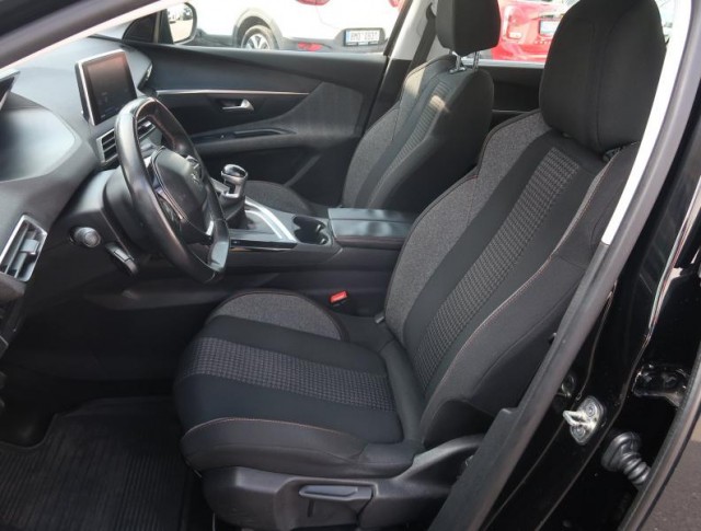 Peugeot 5008  PureTech 130 