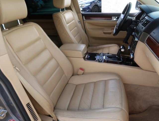 Volkswagen Touareg  3.2 V6 