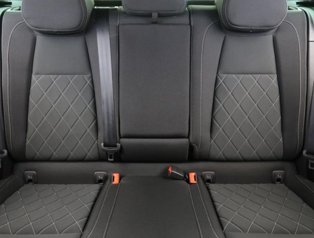 Škoda Karoq  1.5 TSI Sportline