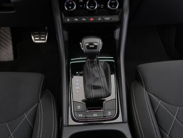 Škoda Karoq  1.5 TSI Sportline