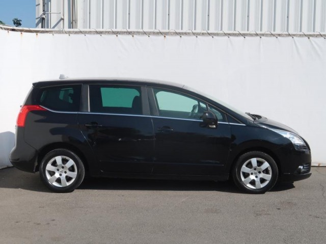 Peugeot 5008  1.6 HDi 