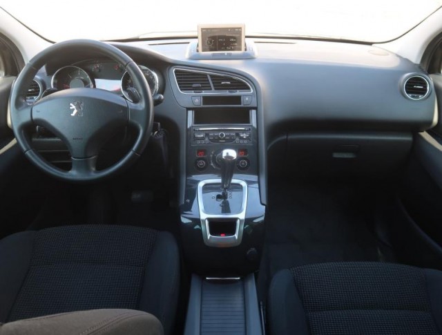 Peugeot 5008  1.6 HDi 