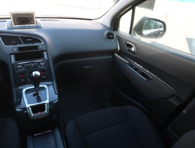 Peugeot 5008  1.6 HDi 