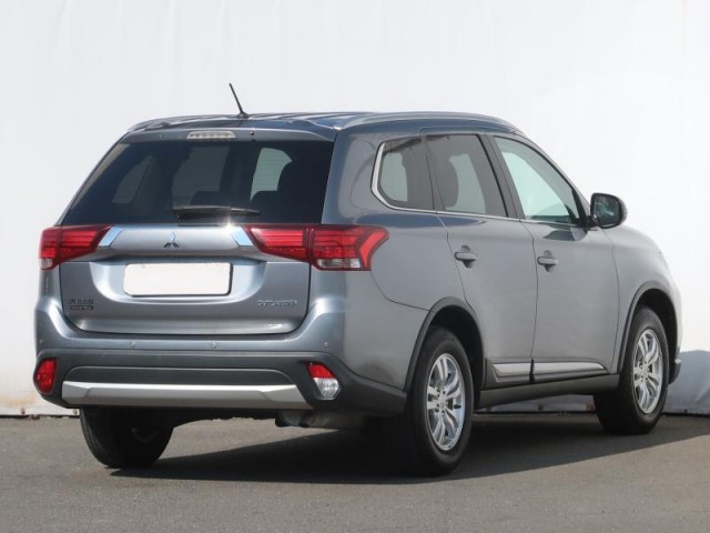 Mitsubishi Outlander  2.0 Intense