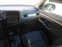 Mitsubishi Outlander  2.0 Intense