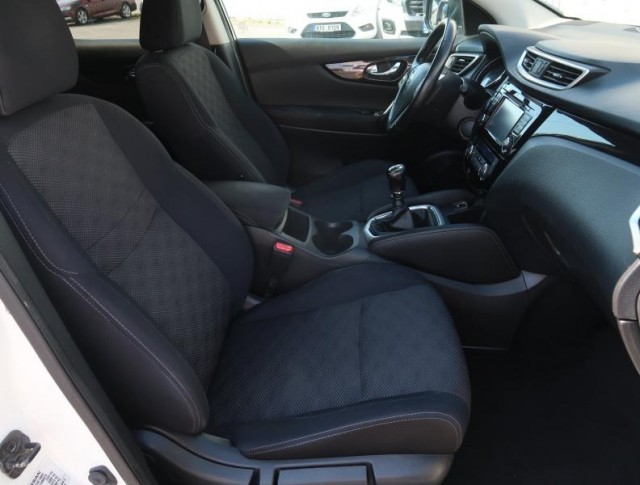 Nissan Qashqai  1.6 DIG-T 