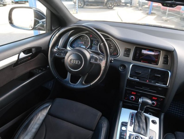 Audi Q7  3.0 TDI S-Line