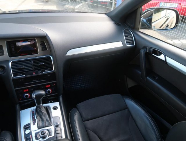 Audi Q7  3.0 TDI S-Line